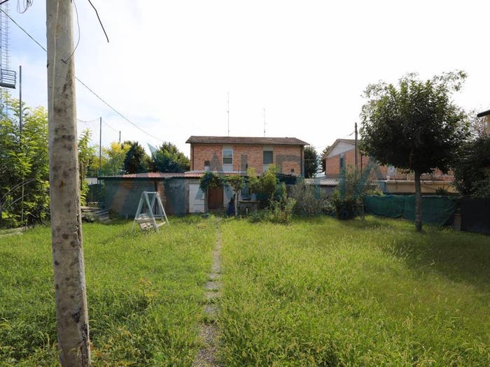 Casa con 5 locali in vendita in Viale della Repubblica, Centro, Meldola