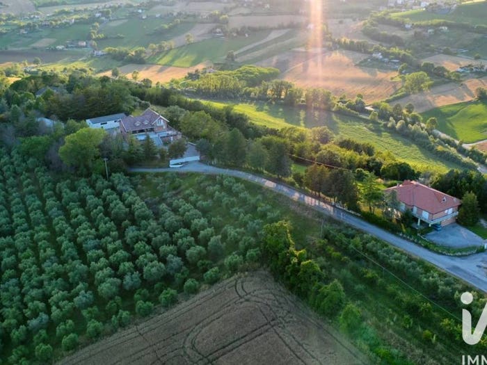 Casa con 6 locali in vendita in Localit  CONTRADA BORE DI FIANO, Monte Giberto