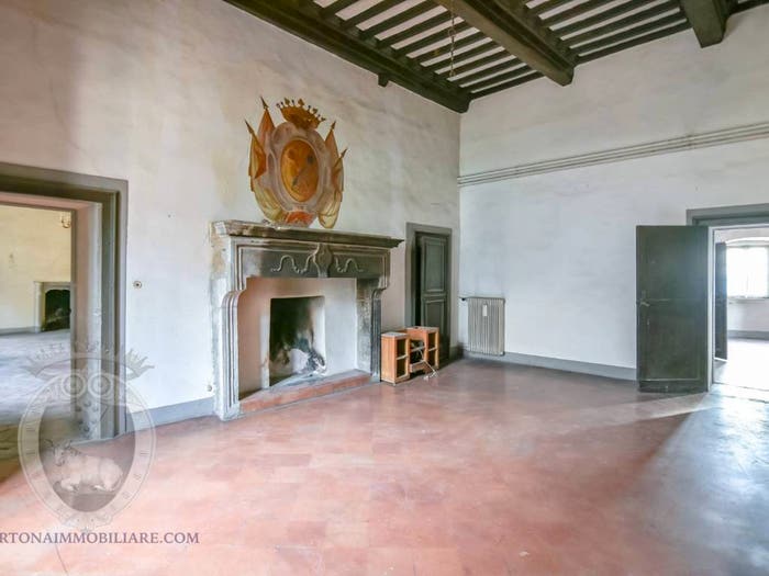 Appartamento con 6 locali in vendita in Via Nazionale, Centro, Cortona