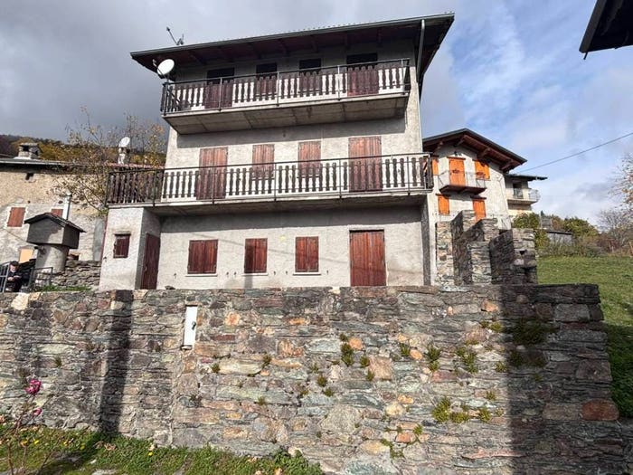 Casa quadrilocale in vendita in Borgata Grange, Condove