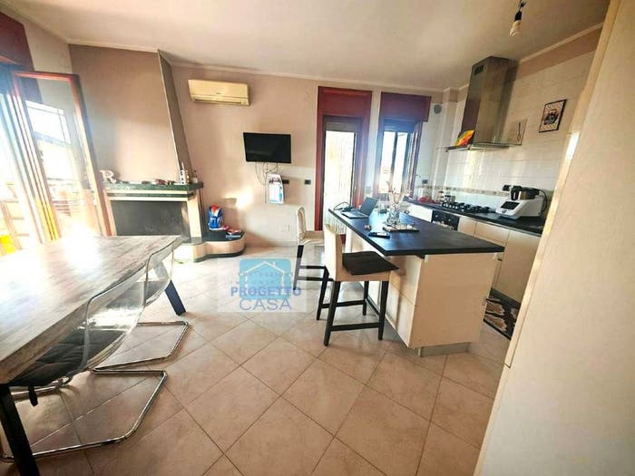 Appartamento con 5 locali in vendita in via cosimo miccoli, Piazza Primavera Passariello, Pomigliano d'Arco