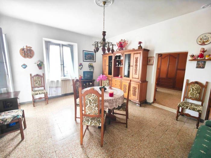 Appartamento quadrilocale in vendita in Via Zara, Bucine