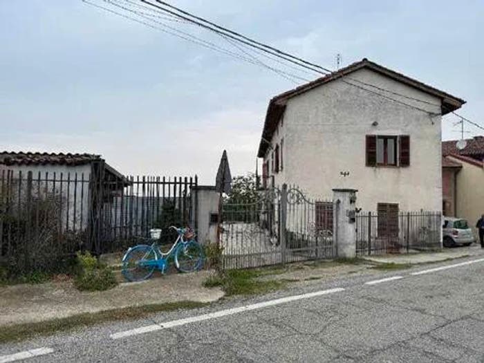 Casa con 6 locali in vendita in Via Scurzolengo, San Desiderio, Calliano