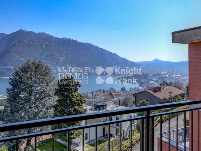 Casa con 6 locali in vendita in Nino Bixio, Como