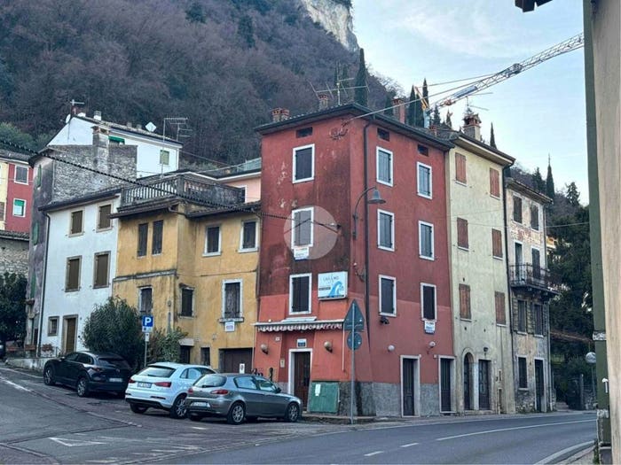 Casa trilocale in vendita in Via San Bartolomeo, Garda