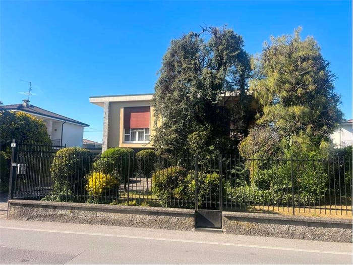 Casa quadrilocale in vendita in VIA NOVEMBRE, Bariano