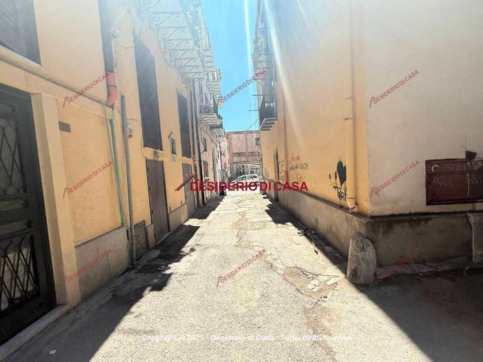 Casa quadrilocale in vendita in Vicolo Stalluzza, Tribunale, Palermo