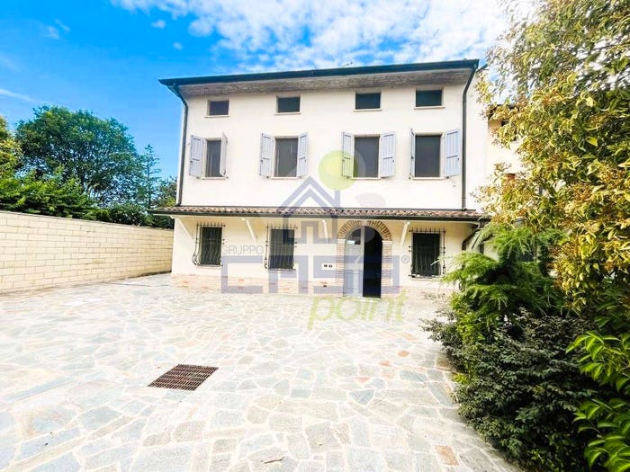 Casa con 6 locali in vendita in Via Magenta C, Asola