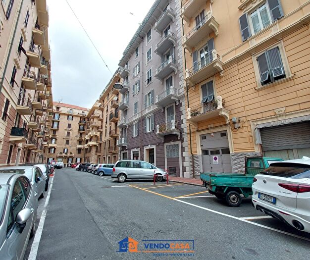 Appartamento quadrilocale in vendita in Via Niccolò Paganini, Savona