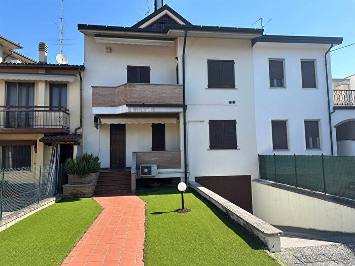 Casa con 6 locali in vendita in Via Statuto, Centro, Sant'Angelo Lodigiano