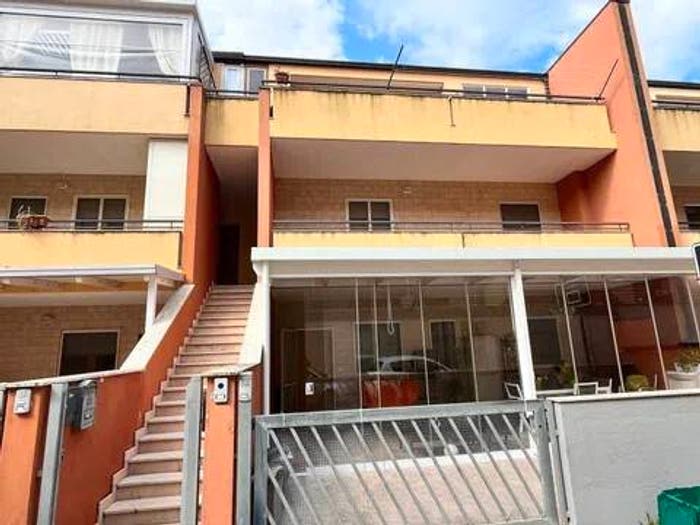 Appartamento con 5 locali in vendita in Via Nino Rota, Matera