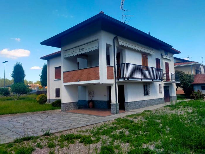Casa con 5 locali in vendita in Via Martiri, Centro, Cressa