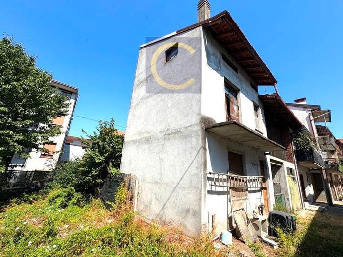 Casa con 6 locali in vendita in Via Roma, Cirimido