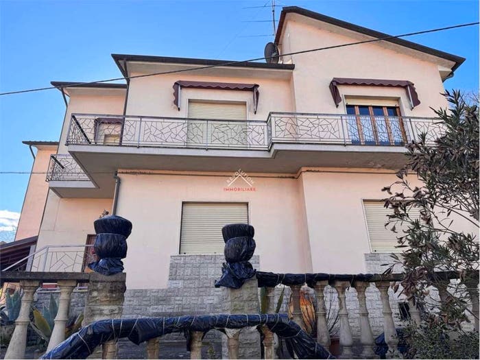 Casa con 6 locali in vendita in Via Cortonese, Città di Castello