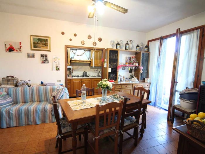 Appartamento quadrilocale in vendita in Strada Provinciale di Val d'Orme, Montespertoli