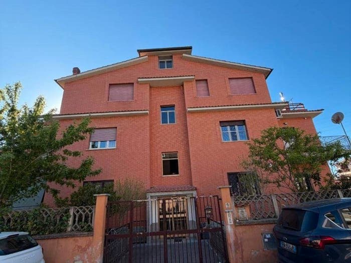 Appartamento con 5 locali in vendita in Via Morazzone, Valle Muricana, Roma