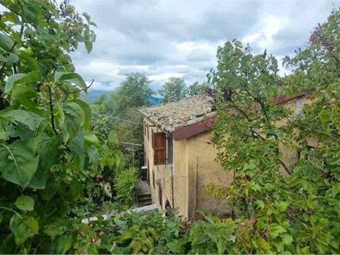 Casa con 5 locali in vendita in Strada Comunale Campori Chiozza, Castiglione di Garfagnana