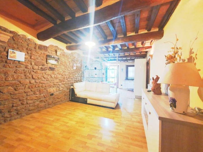 Appartamento quadrilocale in vendita in Centro Ristrutturatissimo Indipendente SNC, Centro, Acquapendente