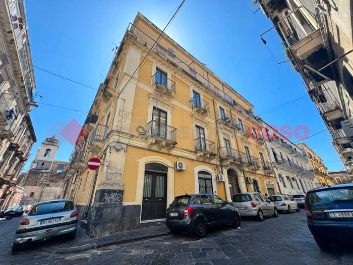 Appartamento quadrilocale in vendita in via santissima trinità, Centro Storico, Catania
