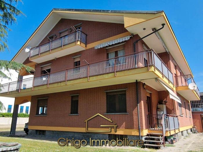 Casa con 6 locali in vendita in Strada Prasecco, Rosta