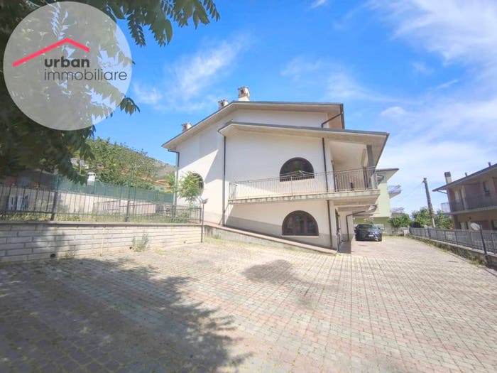 Casa con 6 locali in vendita in Via Dante Alighieri, Pettino Cansatessa, L'Aquila