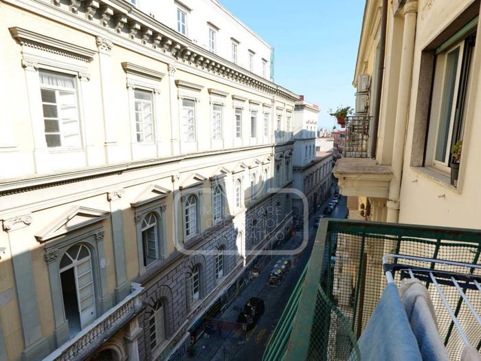 Appartamento con 5 locali in vendita in Via Mezzocannone, Centro Storico, Napoli
