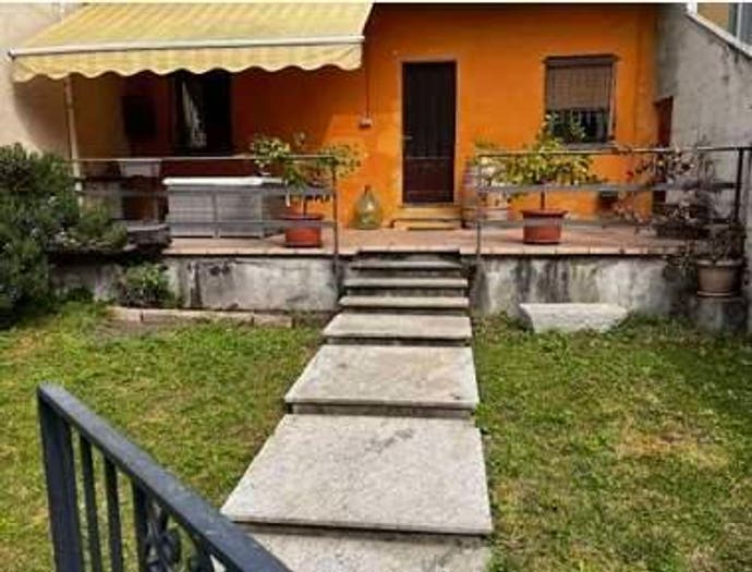 Appartamento con 6 locali in vendita in Via S Gaudenzio, Cavallirio