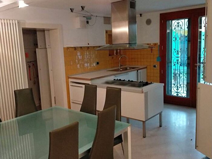 Casa con 6 locali in vendita in Via Ca' Foretti, Carretta, Saccolongo