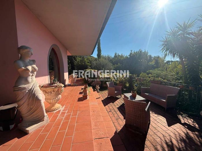 Casa con 6 locali in vendita in Via del Pino, Montenero Basso Montenero Alto, Livorno