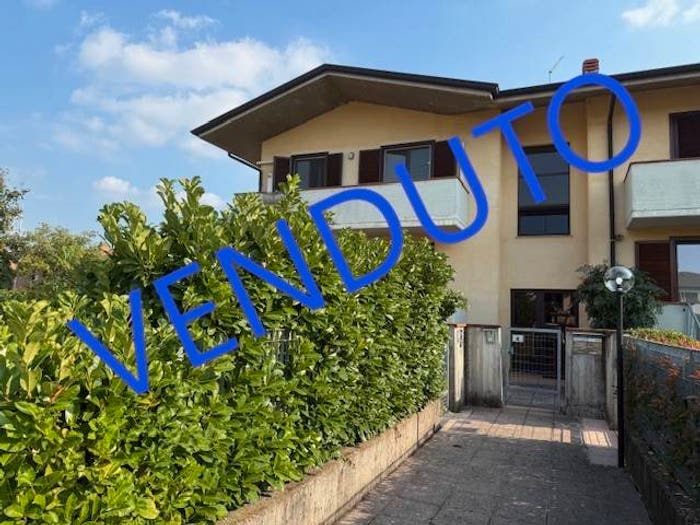 Appartamento trilocale in vendita in Centro, Martinengo