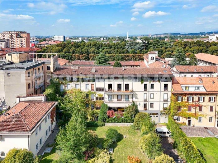 Appartamento quadrilocale in vendita in Contrada delle bassiche, Loggia Garibaldi, Brescia