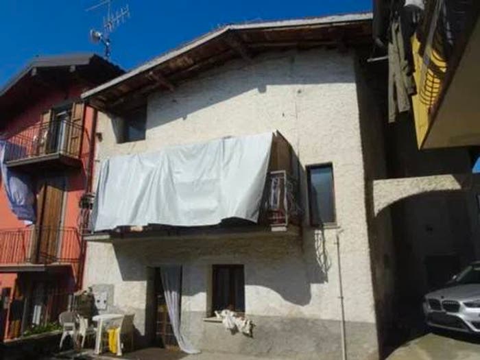 Casa con 6 locali in vendita in Via Sella SNC, Villongo
