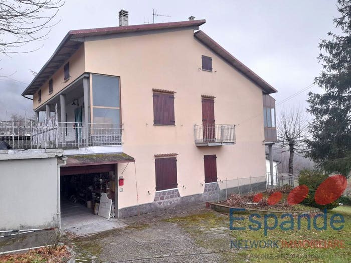 Casa con 6 locali in vendita in Centro, Camugnano