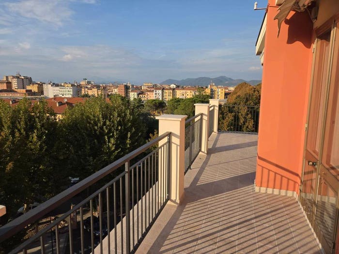 Casa quadrilocale in vendita in Piazza Giuseppe Giusti, San Giusto Aeroporto, Pisa