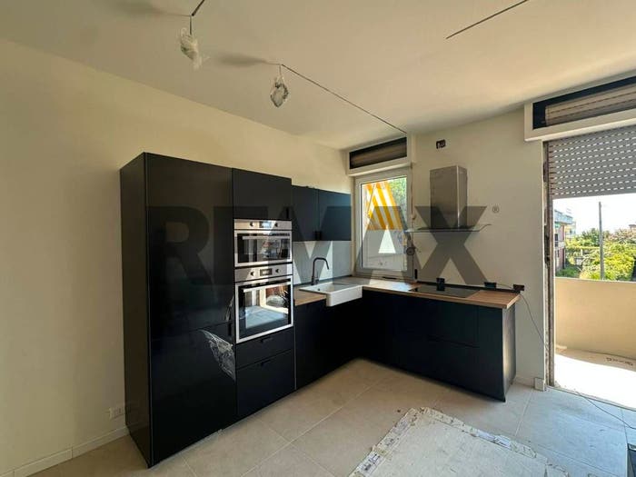 Appartamento trilocale in vendita in Marina di Carrara, Carrara