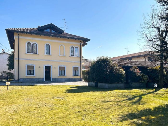 Casa con 5 locali in vendita in Via Monte Rosa, Centro, Lonate Pozzolo