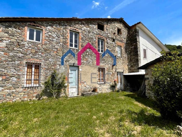 Casa con 6 locali in vendita in Valdottavo, Borgo a Mozzano