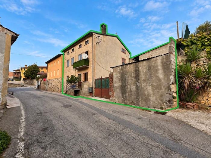 Casa quadrilocale in vendita in Via Alpone, Centro, Monteforte d'Alpone