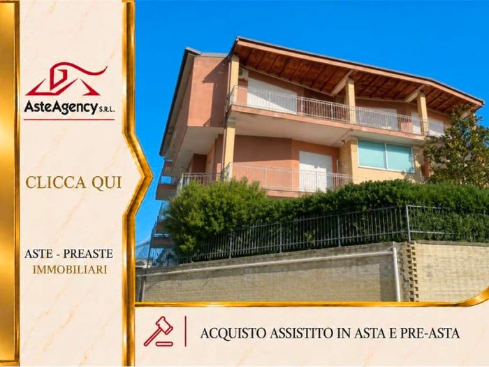 Casa con 6 locali in vendita in Via S Maria Apparente, Centro, Monte Urano