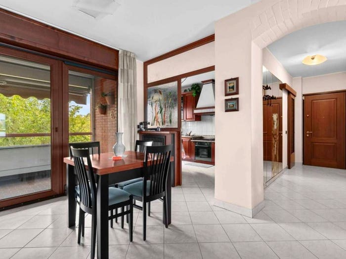 Appartamento trilocale in vendita in Via Moncucco, Famagosta, Milano