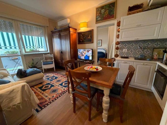 Appartamento bilocale in vendita in Via Felice Cavallotti, Marina di Carrara, Carrara