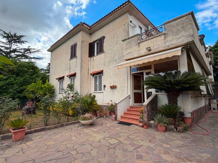 Appartamento quadrilocale in vendita in Via Amedeo Avogadro, Gattone Isole, Aprilia