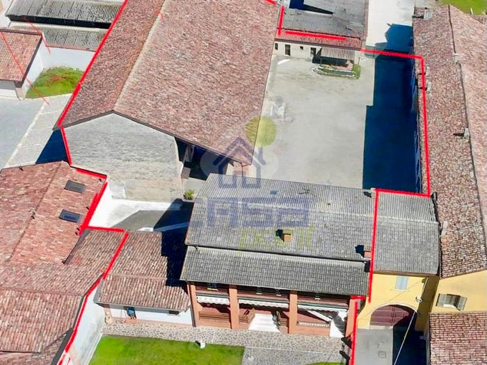 Casa con 6 locali in vendita in piazza xxv aprile, Centro, Montodine
