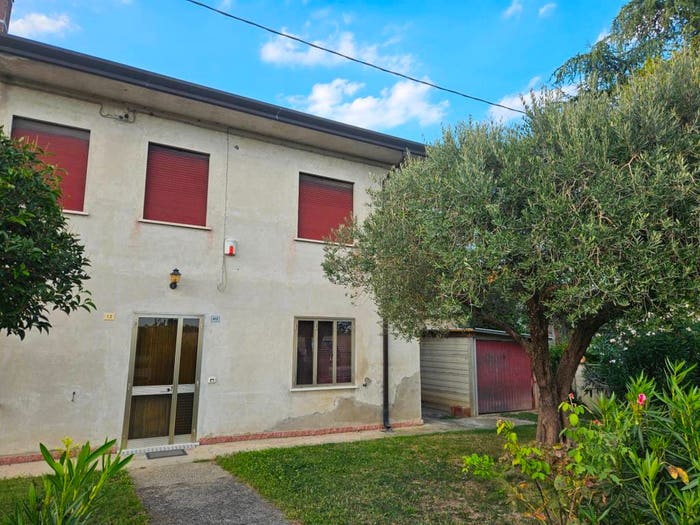 Casa con 6 locali in vendita in Via Gorgo Spino, Bagnolo di Po