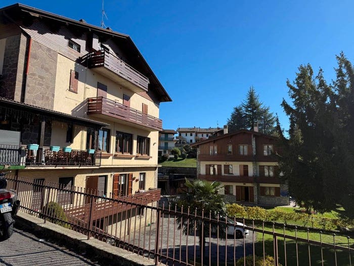 Appartamento bilocale in vendita in Via Aviatico, Selvino