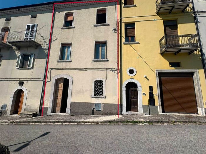 Casa trilocale in vendita in Via Roma, Centro, Carovilli