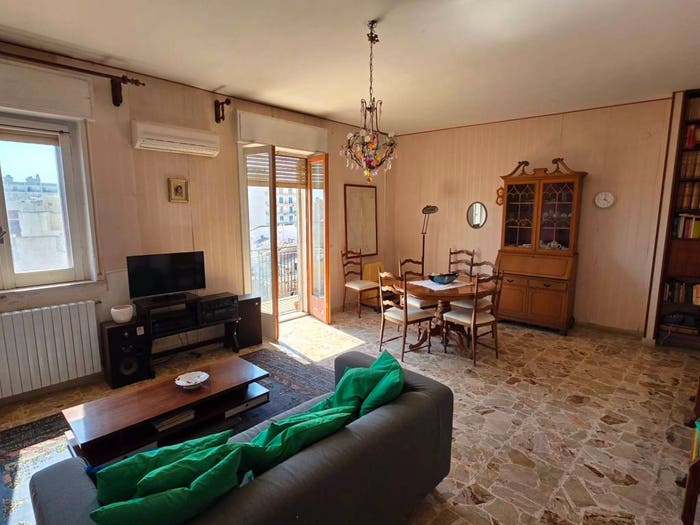 Appartamento quadrilocale in vendita in Via Ottobre, Centro, Augusta