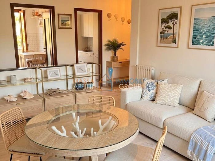 Appartamento quadrilocale in vendita in Via Arezzo, Marina di Massa Centro, Massa