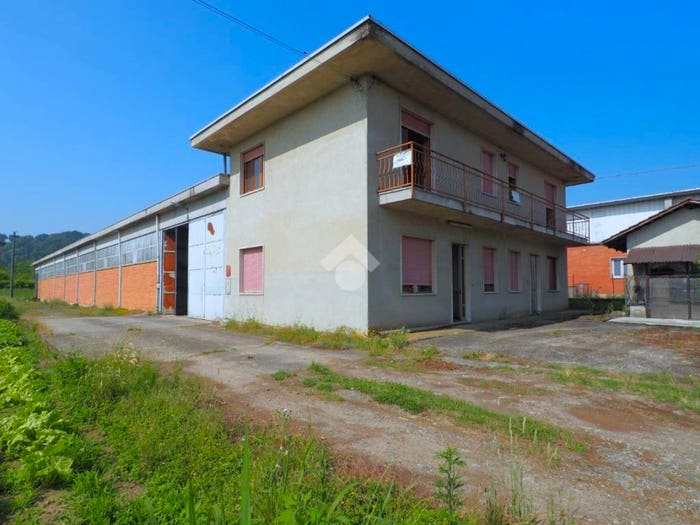 Casa quadrilocale in vendita in Via Amendola, Centro, Cossato
