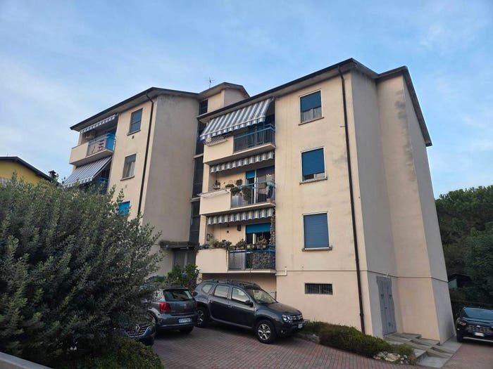 Appartamento quadrilocale in vendita in Via Aldo Moro, Ternate